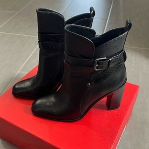 Donald Pliner bootie